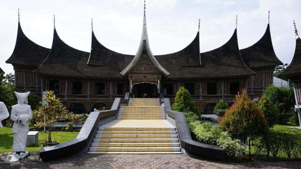 The Aliga Hotel 3*